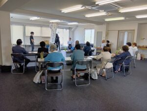 12人の当番審査員が臨んだ第40回記念「21世紀国際書展」の1次審査会